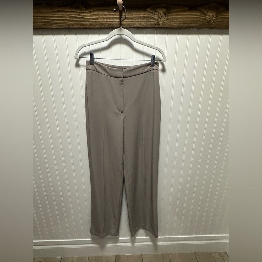 H&M tan flat front dress pants Sz 4 EUC office professional church teacher